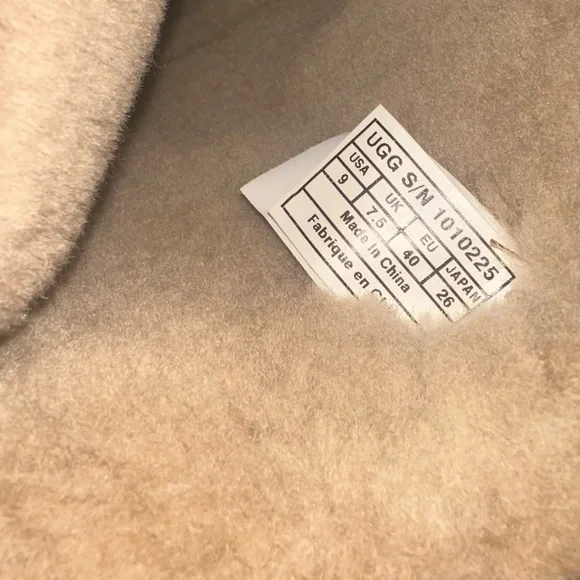 UGG & Pendleton Collection US size 9
PRE-owned - Picture 5 of 9